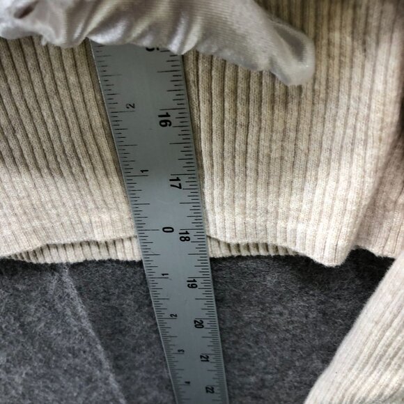 Old Navy Ribbed Cardigan Womens L Beige Cropped V-Neck Button Front Stretch - Picture 8 of 8